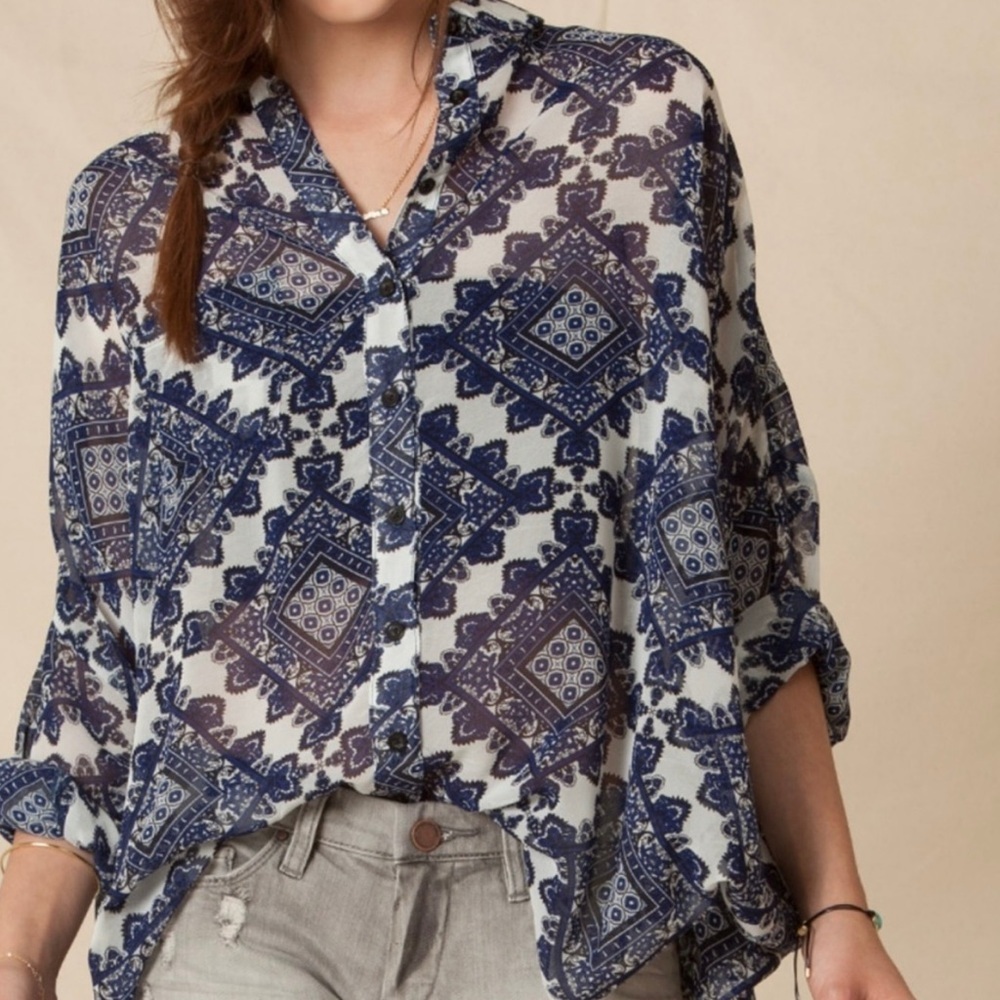 Sans Souci Oversized Button Down Top